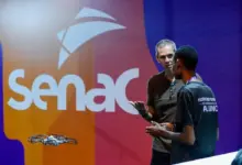 Instrutor do Senac RJ apresenta demonstração de drone