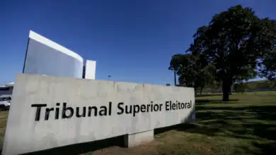 TSE criou um conselho consultivo para acompanhar a disseminação de desinformação e o uso de inteligência artificial durante as eleições de 2026.