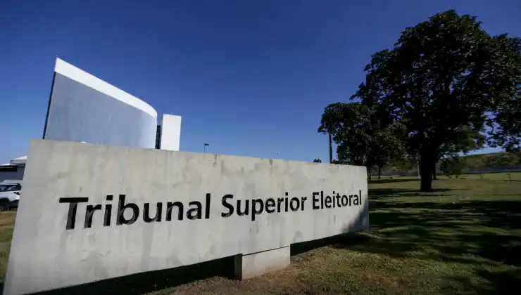 TSE criou um conselho consultivo para acompanhar a disseminação de desinformação e o uso de inteligência artificial durante as eleições de 2026.