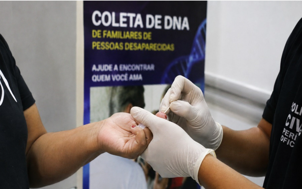 Coleta de material genético de familiares de desaparecidos ajuda a ampliar as possibilidades de identificação no estado do Rio de Janeiro.