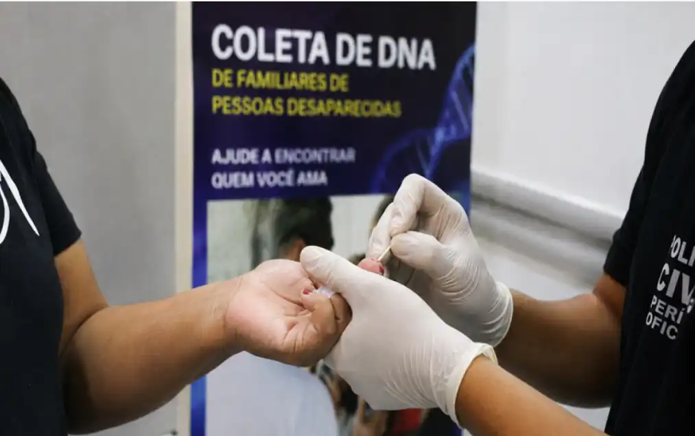 Coleta de material genético de familiares de desaparecidos ajuda a ampliar as possibilidades de identificação no estado do Rio de Janeiro.