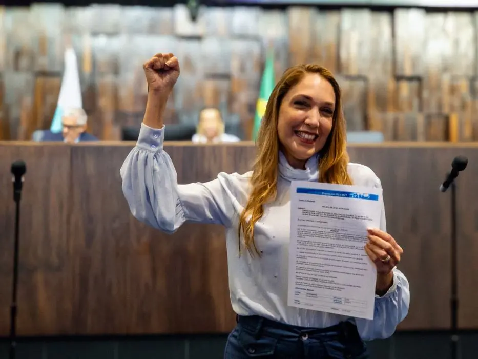 A deputada estadual Lilian Behring comemora a aprovação