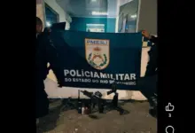 Polícia Militar apreendeu uma carabina, uma pistola, três granadas