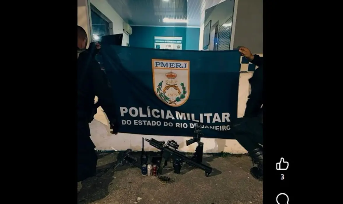 Polícia Militar apreendeu uma carabina, uma pistola, três granadas