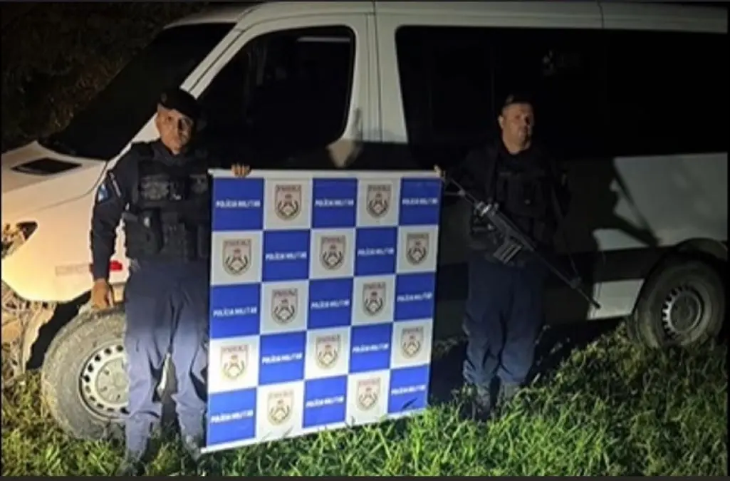 Policiais militares do 24º BPM localizaram o veículo roubado