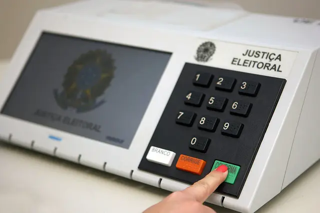 Foto da urna eletrônica