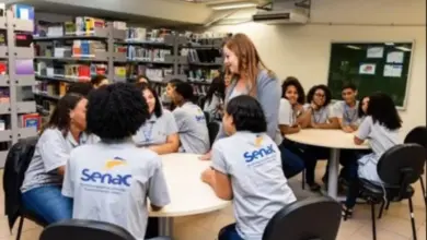Jovens participam de atividades de formação profissional do Senac RJ