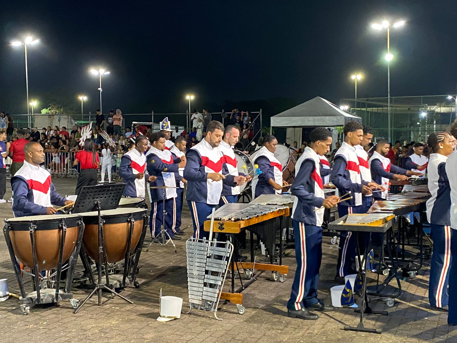 Segundo dia do Campeonato Estadual de Bandas e Fanfarras terminou com apresentações de destaque e interrupção pela chuva em Itaguaí.
