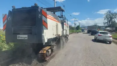 Máquina fresando a pista da RJ-099