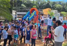 Crianças brincando durante o projeto