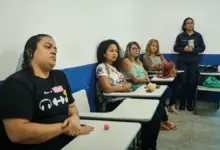 Mães de alunos do Projeto AmigãoCão participam de roda de conversa