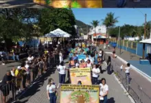 Moradores e famílias lotaram as ruas de Muriqui para acompanhar o 5º Desfile Cívico