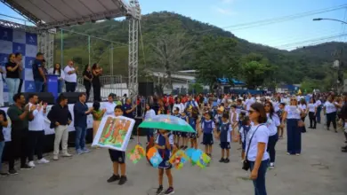 Alunos das escolas municipais e CEIMs participam do Desfile Cívico