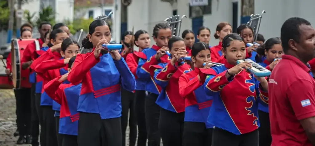 A Banda Marcial da Escola Coronel Moreira da Silva (COMOSI)