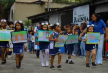 Desfile Cívico da Semana da Pátria reuniu estudantes, profissionais da Educação