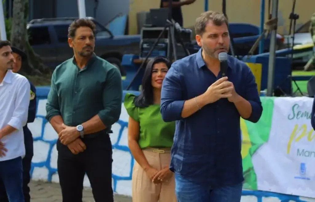 Prefeito Luiz Cláudio discursou durante o Desfile Cívico da Semana da Pátria na Serra do Piloto