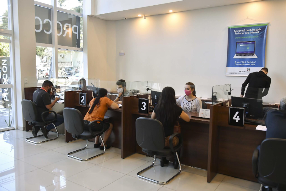 Consumidores poderão negociar dívidas e buscar orientação financeira durante mutirão realizado pelo Procon-RJ e pela Secretaria de Defesa do Consumidor.