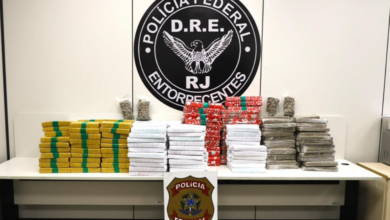 Policiais Federais apreenderam cerca de 300 kg de maconha durante abordagem na Rodovia Presidente Dutra, em Seropédica.
