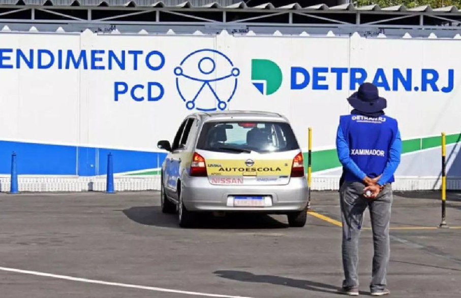 Detran-RJ autorizou CFCs a cadastrar veículos automáticos para aulas e exames práticos de direção. (Foto: Divulgação/Detran-RJ).