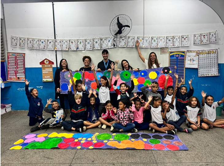 Crianças da rede municipal de Itaguaí participam de atividades do projeto Pintor Mirim.