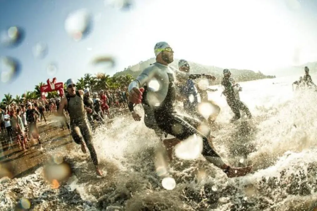 Prova de natação do XTERRA Costa Verde