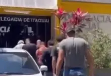 Suspeitos de integrar a quadrilha investigada pelo golpe do “Vale Gás” são conduzidos por policiais civis