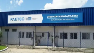 Fachada da Faetec, na Praia do Saco
