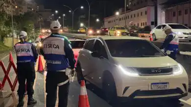 Equipes da Operação Lei Seca abordaram 844 condutores em 12 ações de fiscalização realizadas no estado.
