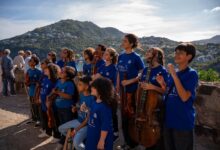 Integrantes da Orquestra Jovem de Itaguaí durante a programação do projeto “Sogno Azzurro”, na Itália.