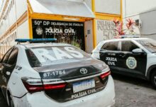 Policiais da 50ª DP, em Itaguaí, durante o período de atuação do Regime Adicional de Serviço (RAS), que ampliou o efetivo diário da unidade.