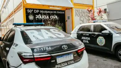 Policiais da 50ª DP, em Itaguaí, durante o período de atuação do Regime Adicional de Serviço (RAS), que ampliou o efetivo diário da unidade.