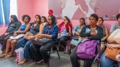 Mulheres de Mangaratiba durante palestra do Outubro Rosa