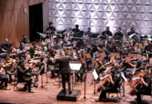 Orquestra Sinfônica Juvenil Carioca se apresenta sob a regência do maestro Carlos Sarria