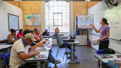 Matrículas para a Educação de Jovens e Adultos são realizadas pelo sistema Matrícula Fácil da rede estadual.