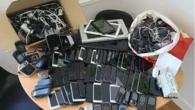 Serviço gratuito dos Correios permite entregar eletrônicos usados para reciclagem em agências participantes.