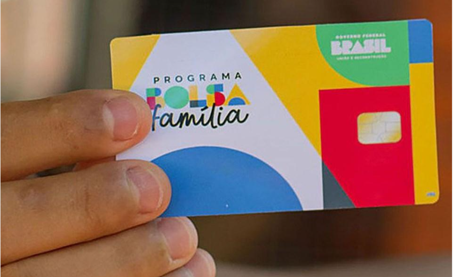 Bolsa Família tem novos valores a partir de outubro; beneficiários devem conferir os extratos e procurar os canais oficiais em caso de divergências.