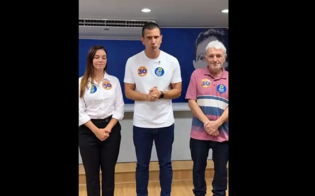 Douglas Ruas gravou um vídeo junto com Kelaine Goulart
