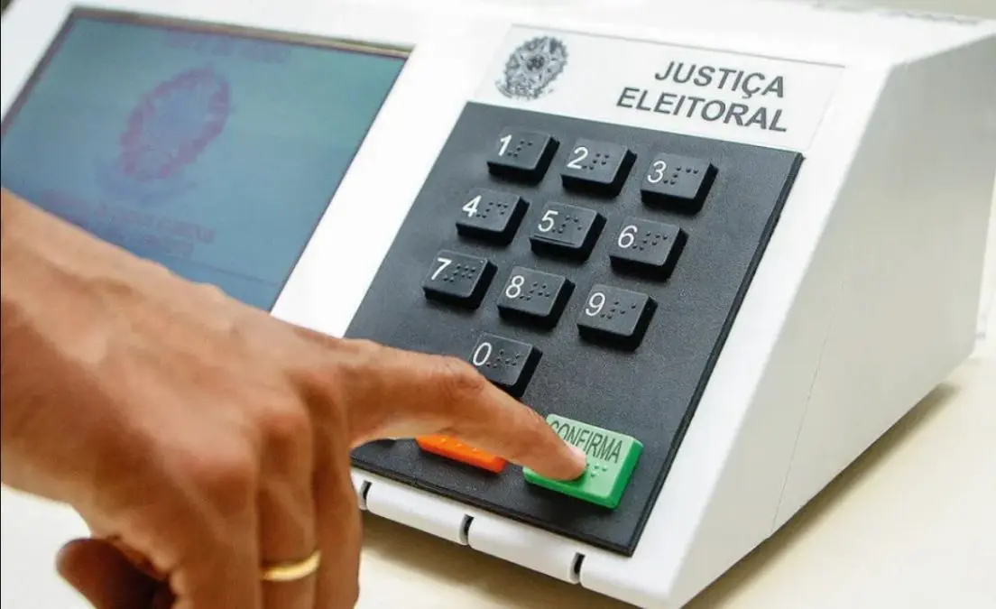 Eleitores que não compareceram às urnas no primeiro turno poderão votar no segundo, marcado para 25 de outubro, desde que o título eleitoral esteja regular.